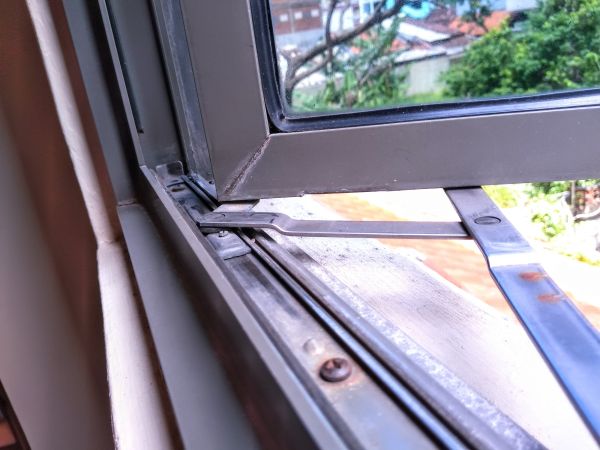 Cost of Hinged Window Replacement in Rockville